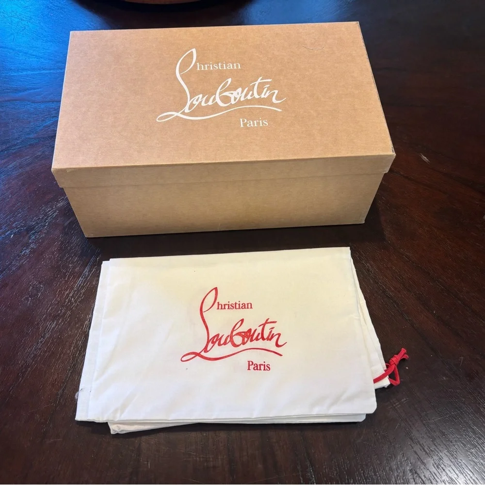 Christian Louboutin - Picture 5 of 5